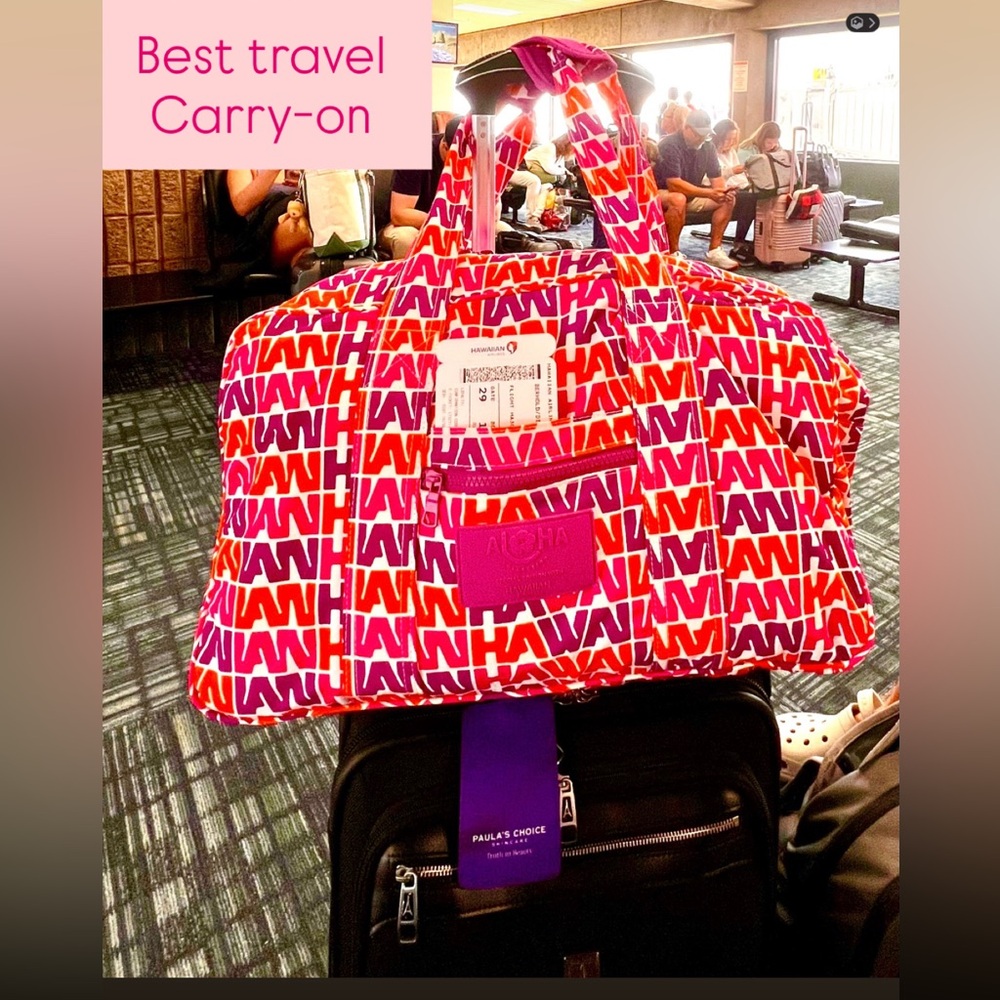 NWT ALOHA COLLECTION HAWAIIAN AIRLINES WEEKENDER CARRY ON BAG LIMITED EDITION